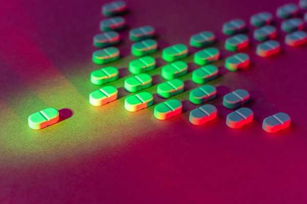 Accelerated drug approvals in oncology: Pros and cons